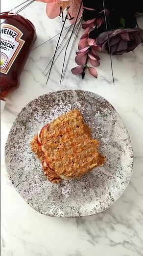 Crispy High Protein Veggie Panini (Healthy Bread-Free Lunch for Beginners)#breakfast #sandwich #fit