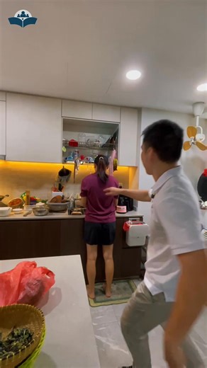 Your primary school child knows MANY English words, but still struggles in composition writing? This could be what they’re missing 👇 That’s a mistake… See, most students DON’T struggle because of ‘weak vocabulary’. They struggle because they don’t know WHEN, WHY, and HOW to use it! So they use tons of bombastic words or phrases – only to end up with a compo that sounds forced or unnatural to the examiner. 😅 That’s why Writing Samurai is giving this FREE ebook to help fix that problem FAST! ✅ 8