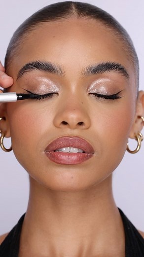 hindash on Instagram: "Eid Mubarak! ✨💫 To celebrate, we’re starting off with 20% off on all Hindash Cosmetics products on hindash.com ✨Valid until the 12th of July. ✨Shop this Effortless Eid Summer Glam on @jadeeregeent ✨ ✨PRODUCTS USED: ✨EYES: Hindash Monochromance™️ Gradient Palette. Heroline™️ Eyeliner. Color Fluid in ‘Boy Tears™️’. ✨CHEEKS: Manifesto Lipstick in ‘Call Me Peaches’ as blush. Monochromance™️ Gradient Palette. ✨LIPS: Eye Tone Pencil in ‘Intra’ used as lipliner. Manifesto Lipsti