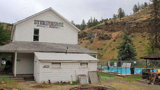 Visit this Oregon ghost town with magic hot springs