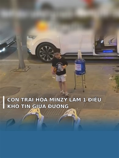 Con trai Hòa Minzy gây bất ngờ giữa đường: khoảnh khắc đáng yêu