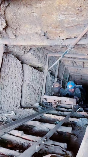 Hard blackdiamonds mining underground 10km 🫠 #diamond #minecraft #sad #happy #hardworking | Blackdiamond