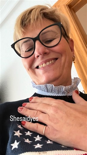 Beatriz Martin,moda y estilo👗 on Instagram: "No es solo un anillo. Es un sí a ti, a tu historia y a todo lo que mereces ✨ Hay joyas que se llevan… y joyas que se sienten. She Said Yes 🤍 Cuando el detalle lo dice todo. . @shesaidyes_official . 15% Valentine Code: BYBEA15 Search ID for this jewelry: SEBR038B . #ShesaidyesValentine #shesaidyesjewelry #shesaidyesring"