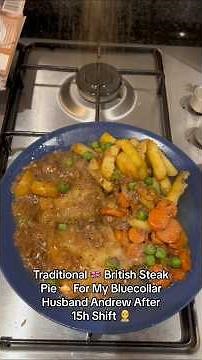 Traditional British Steak Pie 😍🔥 #youtubshorts#BritishFood #SteakPie #FoodShorts