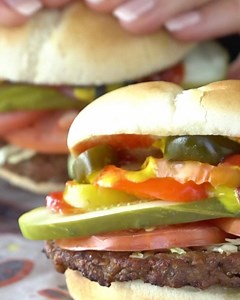 Digging into 2 burgers for 6 bucks 🍔🍔 | Harvey's