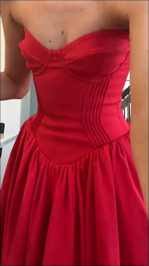 A pulse synced with the bounce of the ball.#tennisgirl#tennisoutfit#tennisvibes#courtstyle#summerfit#athleisureaesthetic#tijneyewear#tijnoutdoor