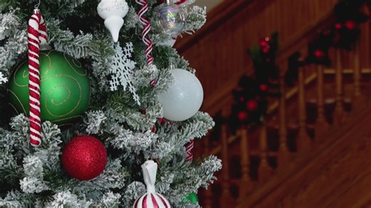 Fayetteville gears up for busy holiday night with parade and courthouse celebration