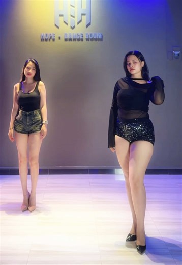 a không biết người ấy sẽ yêu e như thế nào , a không biết ng ấy sẽ cho e được hạnh phúc không ... Đc | Ngọc Anh Lục Nguyễn #hope1308 #hopedanceroom #daynhaytaicamau #càmau #coverdance