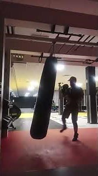 trainen with weights #dutchkickboxing #kickboxing