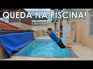 DESAFIO DA GARRAFA COM QUEDA NA PISCINA - KIDS FUN!