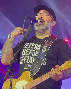 733K views · 10K reactions | We Love #AaronLewis  Country Boy. | We Love Staind & Aaron Lewis | Facebook