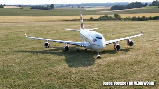 Riesiges Mini-Flugzeug: Das größte Modellflugzeug der Welt
