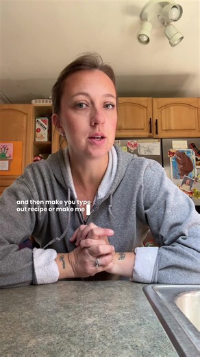 This is my one big reply to anyone who has commented Recipe on my videos - all of my recipes are free! Check out my page on any platform and follow my video tutorials ❤️ if you’d like printed recipe cards/to join my underground club - that’s what I do with the subs on Patreon(in bio) ❤️❤️❤️ #sourdoughclub #sourdoughgang #sourdoughforbeginners #sourdoughbread #sourdough