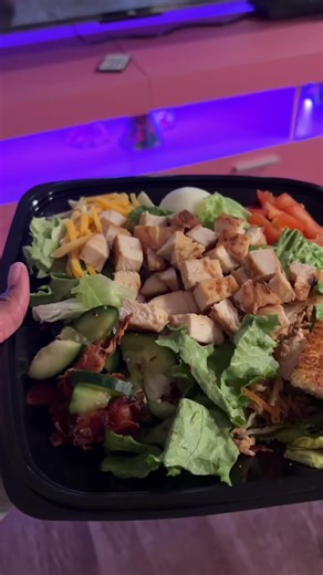Delicious Zaxby’s Salad for a Light Meal