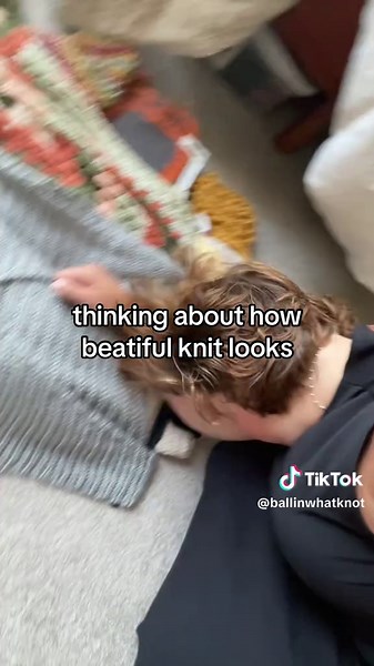 Exploring the Beauty of Knit vs. Crochet Styles