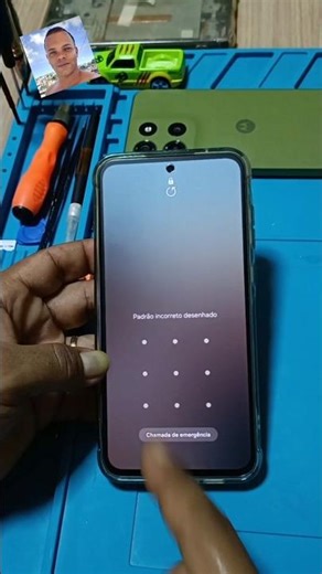 How to unlock your phone using an invisible password while you're typing it!