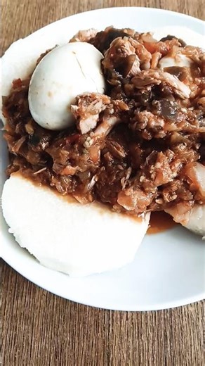 Mein Mittagessen: gekochte Yamswurzel mit Auberginen-Stew😋 #shortvideo #foodie