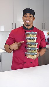 Prep This Week: NY Strip Steak & Asparagus over Shrimp Fried Rice 🍚 It’s optional but the yum yum sauce puts this whole meal together! Shrimp fried rice ingredients : • 2 tablespoons olive oil •2 cups large fresh shrimp, cleaned •1 cup frozen peas and diced carrots blend •2 to 3 garlic cloves, minced •½ teaspoon ground ginger •5 large eggs •2 cups jasmine rice •2-3 green onions •3-4 tablespoons low-sodium soy sauce •Salt & pepper to taste Macros: Carbs 31g Protein 37g Fats 12g If you haven’t ye