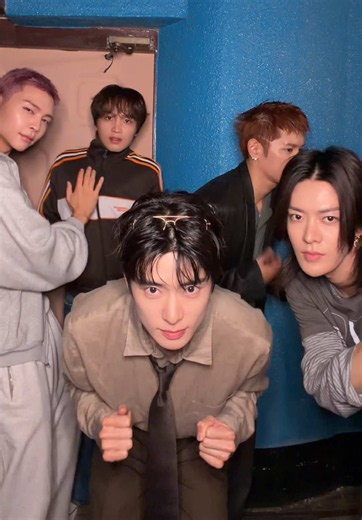 Hello? NCT 127 【BLINGY - The 7th Album】 ➫ 2026.08.24 6PM (KST) 📟 https://CALL127.COM/ 💿 Pre-order NCT127.lnk.to/BLINGY EVERYTHING, ALL AT ONCE, NEO 2026NCT.COM #NCT127 #BLINGY #NCT127_BLINGY #NCT_10TH_ANNIVERSARY