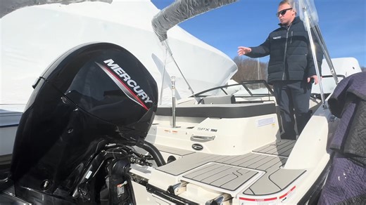 Premium Performance! This Sea Ray masterpiece is powered by a Mercury 150 4S outboard engine, delivering a total power of 150hp for a thrilling ride. Cruise through the waves with ease and precision, experiencing top-notch performance that will impress even the most discerning boating enthusiasts. 🚤Sea Ray Boats SPX 190 Outboard 📍MarineMax New York | MarineMax