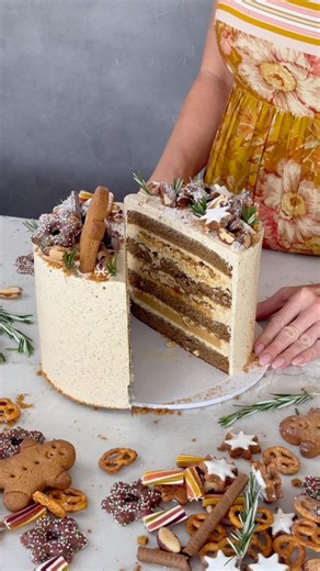 Gingerbread Banana Cake with Caramel Mousse & Almond Crispy at #ekatsclub