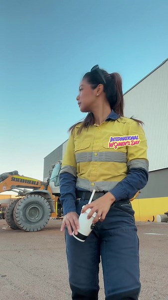 This flies can’t leave me ob my break time😤 #fyp