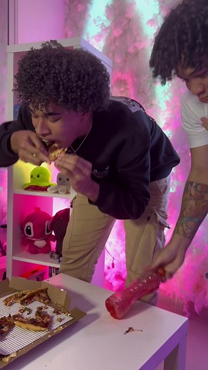 Quien ganó? 😂 @The Nino YT o Yo? #RDjavi #parati #viral #botellachallenge #comida