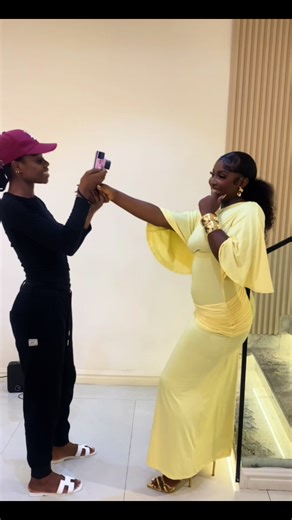 Why creators prefer GO Lifestyle content house… Welcome to GO Lifestyle House — an upscale Content and Lifestyle House located right in the heart of the city. From intimate birthday dinners, bridal showers, brand launches, to small weddings, our Lifestyle Hall hosts up to 50 guests, beautifully and intentionally. For content creators, photographers, and videographers — this is the space that elevates your work. Pinterest-worthy sets, natural and ambient lighting, studio lights, podcast microphon