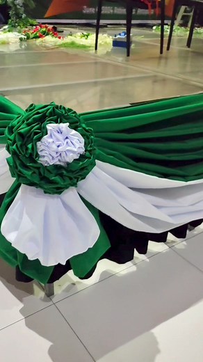 68K views · 1.8K reactions | Robinson Antipolo flower fold design with swag design table skirting tutorial #TableSkirting #flowerdesign #tutorial @topfans | Vins avenue | Facebook