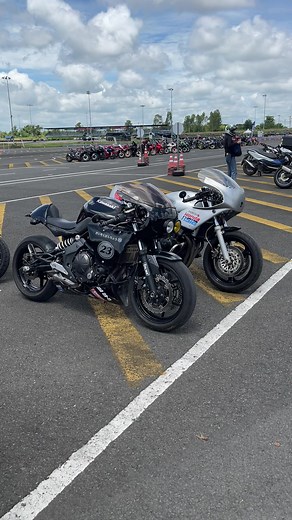 Er6N Cb400 แปลงเป็น Cafe หล่อมากใน MotoGP