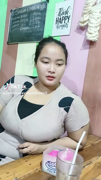 Janda Cantik dan Tante Chubby: Gambar BoHay Terbaik
