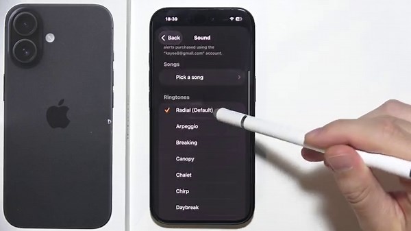 iPhone 17: How to Set Up Alarm Clock?