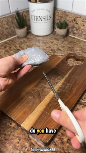 Quick Tip Corner | Don’t throw away your old scissors before you see this! ✂️ #lifehacks #homehacks #viralhacks | Instagram