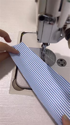 Tre Fa on Instagram: "#sewingtutorial #sewingtipsandtricks #sewing #repair"