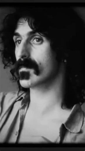 Frank Zappa ‘Dúmb all over… a little úgly on the side’ 🎶