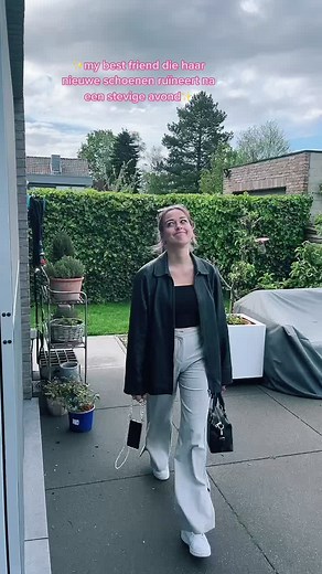 Philips Sneaker Cleaner: Saving Your Shoes Everyday!