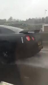 GTR in rain | Car Videos