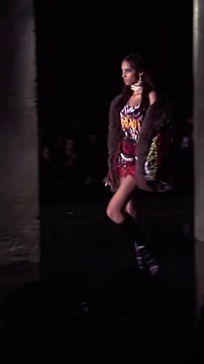 Yasmin Wijnaldum for Dsquared2 Fall/Winter 2019/2020 #model #angel #beautiful #gorgeous #fashion #classy #runway #walk #fupシ #yasminwijnaldum #dsquared2
