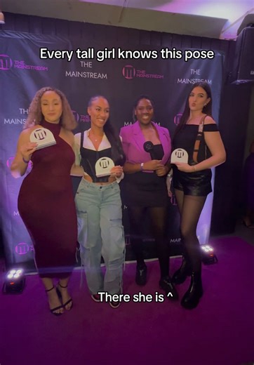 Standard tall girl pose x #tallgirls #tallwomen #tallgirlphotos #tallgirlpose #tallpeoplebelike @TheMainstream