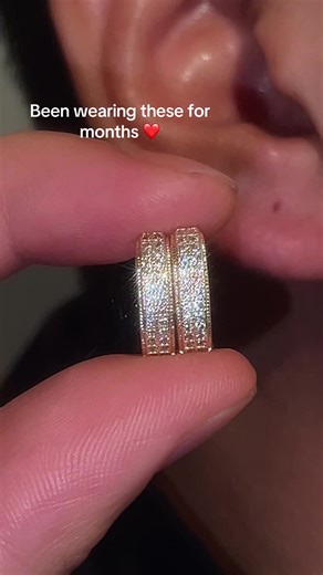 You will never get tried of wearing hoop earrings ‼️#menearrings #goldearrings #hiphop #giftforhim #fypシ