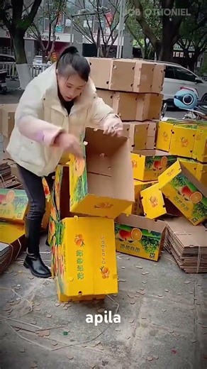 This Cardboard Box Stacking Trick Is Blowing Minds #StackingCardboardBoxes