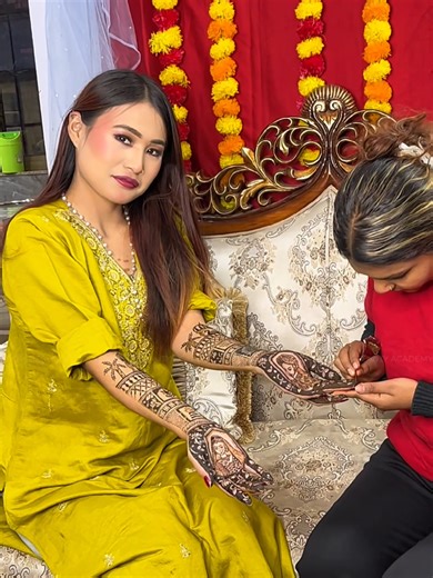 Learn Mehendi Art: Student Showcase and Training