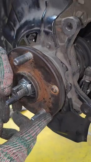 134K views · 445 reactions | wheel stud replacement guide #mechanic #automotive #DIY # | Classic usa cars | Facebook