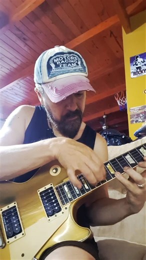 8 finger tapping #guitartechniquesinterview #guitarstudent #guitarstudy #guitartechnique