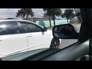 Toyota runx rsi Screaming in Lift!!