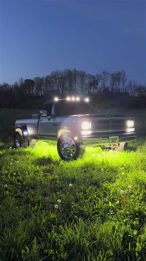 First Gen Dodge Dually Hood Stack - Looks Good!