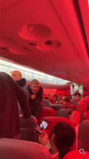 YappApp | 🎥 Second video: Large scale mid-air brawl forces Jet2 flight from Turkey to Manchester to divert to Brussels A Jet2 flight from Turkey to... | Instagram