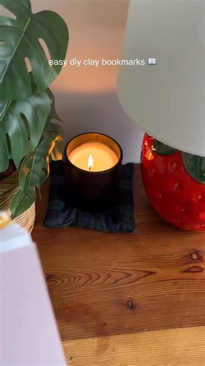 Kit 💘 on Instagram: "ad easy little diy clay bookmarks!!! 😍📖 I love these as they can be finished in just a couple of hours, making them the IDEAL cosy January night in craft 🎨 the sweeeetest personalised diy gifts for someone or the best little accessory to your books 📚"