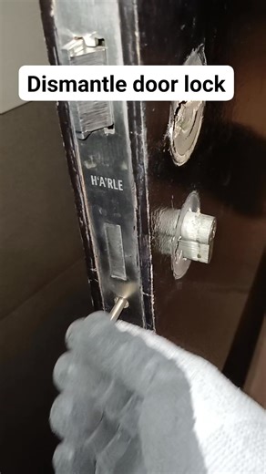 Dismantle door lock for replacement #electrician #control #power #technician #switch #wiring #Engineering #fblifestyle #diy #electrical | Electricians Guide