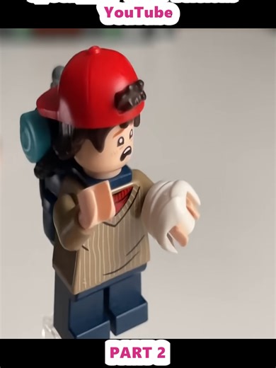 How to SURVIVE the ZOMBIE apocalypse- LEGO version! - YouTube (2)